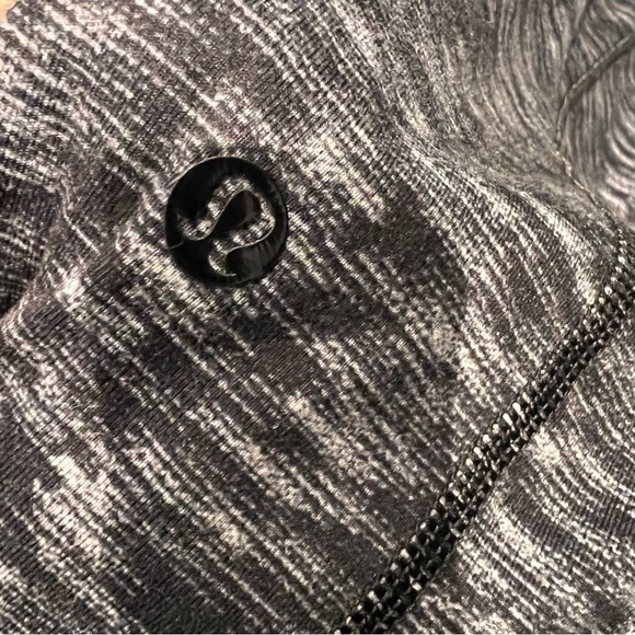 Lululemon exquisite crop dramatic static white black / black - Picture 8 of 14